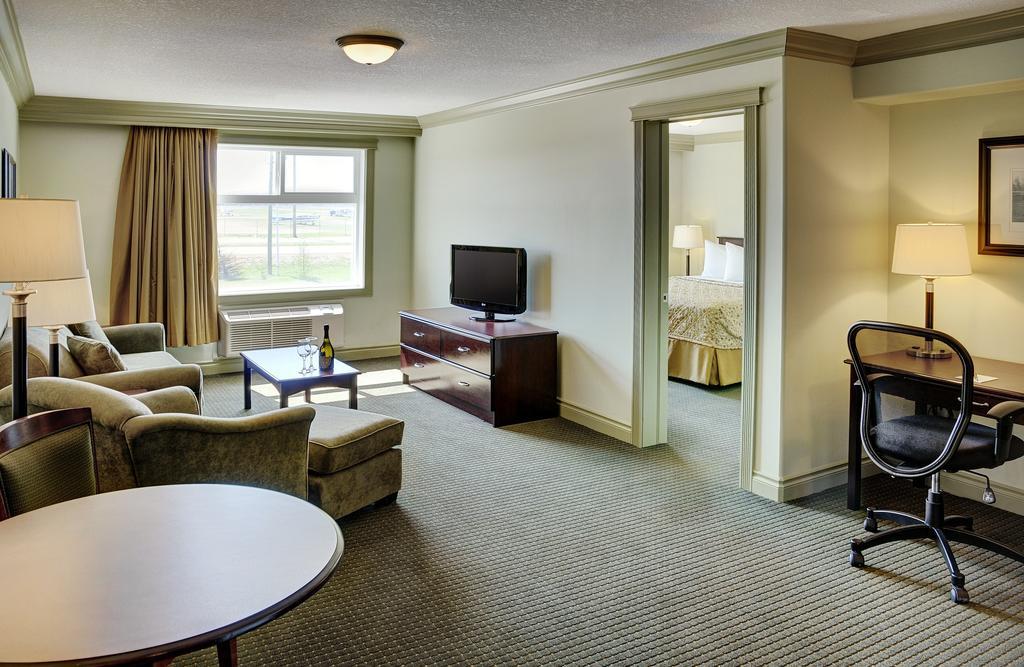 Chateau Nova Hotel Fort Mcmurray Bilik gambar
