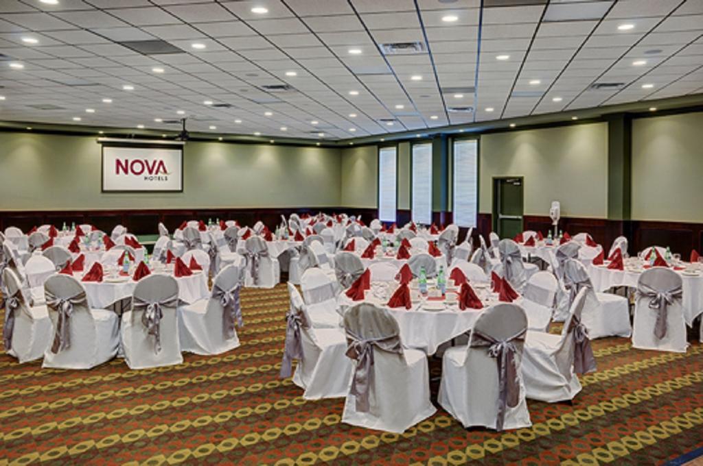 Chateau Nova Hotel Fort Mcmurray Luaran gambar