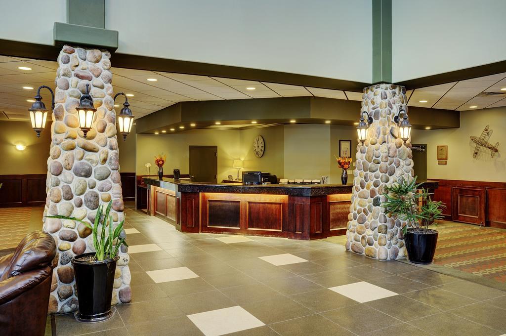 Chateau Nova Hotel Fort Mcmurray Luaran gambar