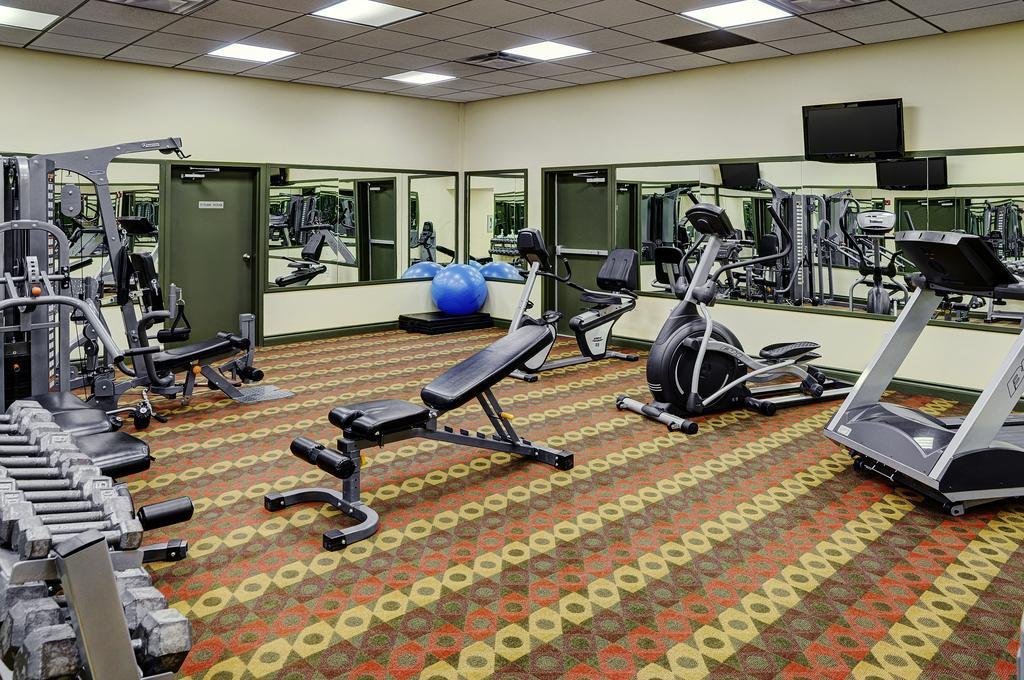Chateau Nova Hotel Fort Mcmurray Luaran gambar