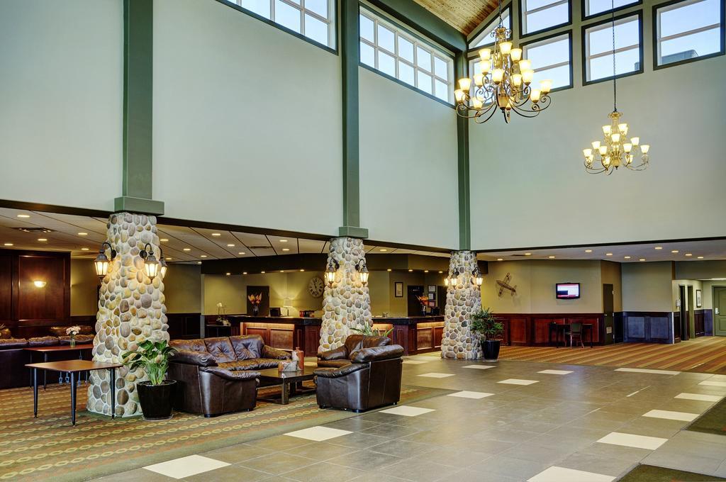 Chateau Nova Hotel Fort Mcmurray Luaran gambar