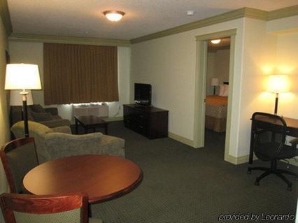 Chateau Nova Hotel Fort Mcmurray Bilik gambar