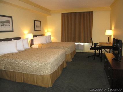 Chateau Nova Hotel Fort Mcmurray Bilik gambar